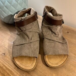 Blowfish Casual Tan Open-Toe Ankle Boots